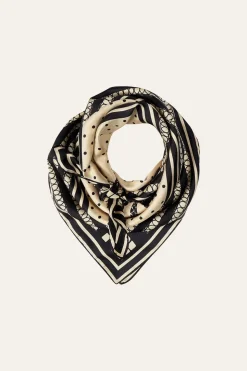 Palmas Canas Scarf In Ecru